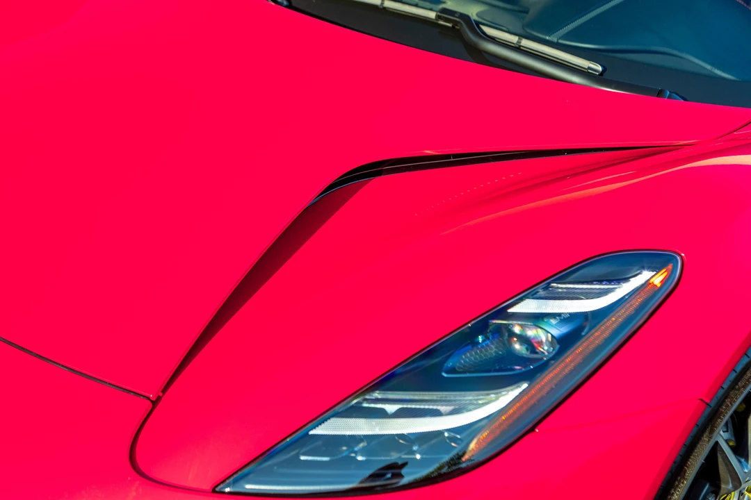 2024 Lotus Emira - Image 15 of 31