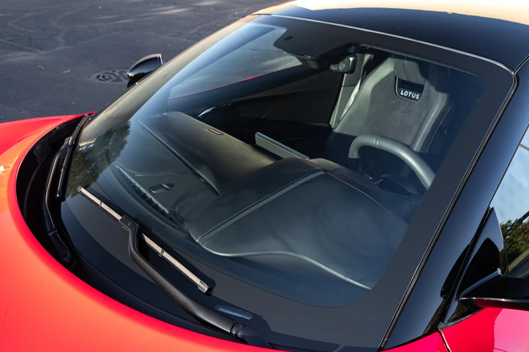 2024 Lotus Emira - Image 17 of 31
