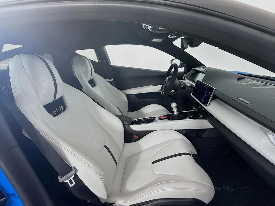2024 Lotus Emira - Image 19 of 21