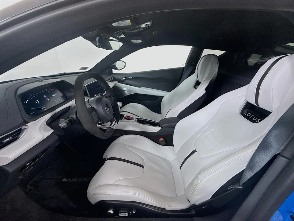 2024 Lotus Emira - Image 18 of 21