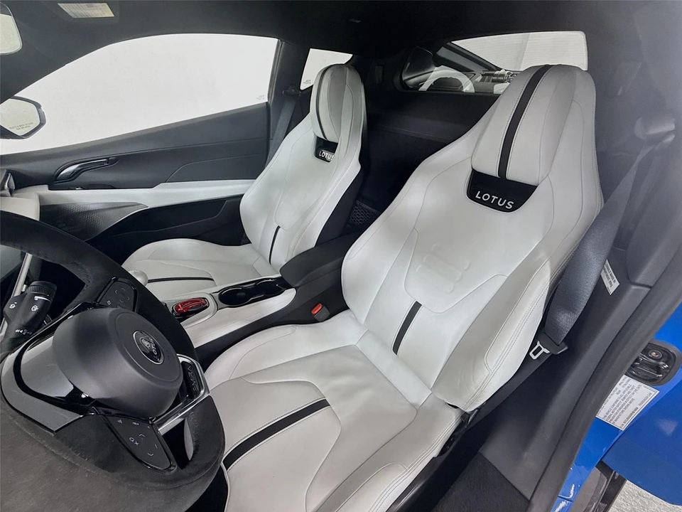 2024 Lotus Emira - Image 17 of 21