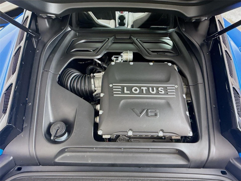2024 Lotus Emira - Image 20 of 21