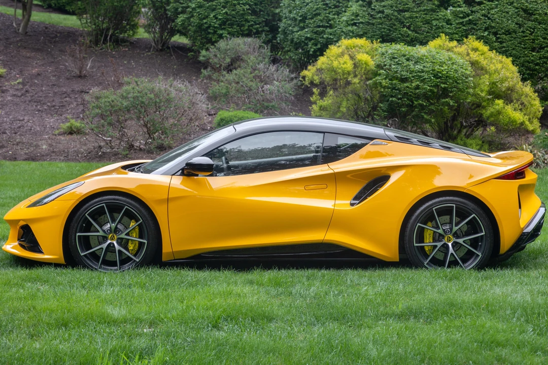 2024 Lotus Emira - Image 3 of 31