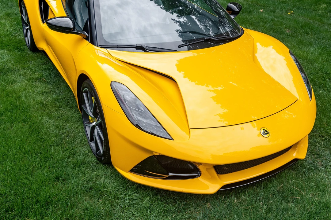 2024 Lotus Emira - Image 16 of 31