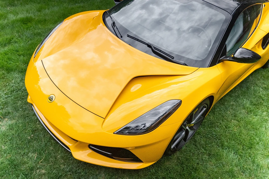 2024 Lotus Emira - Image 25 of 31