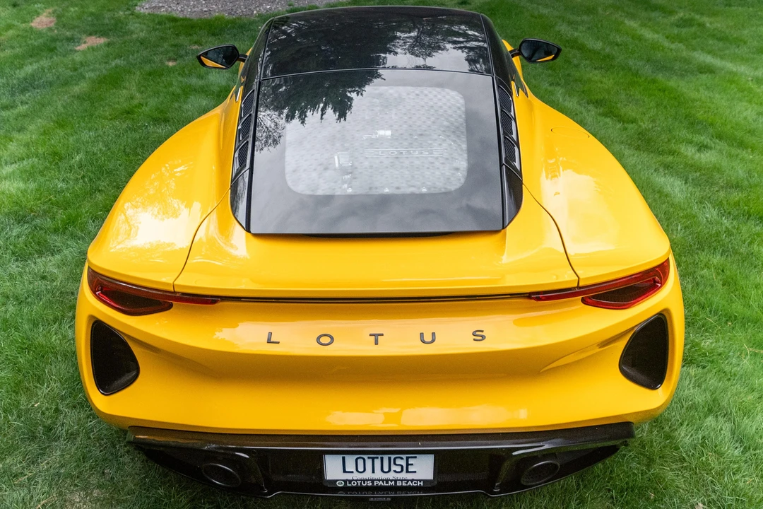 2024 Lotus Emira - Image 9 of 31