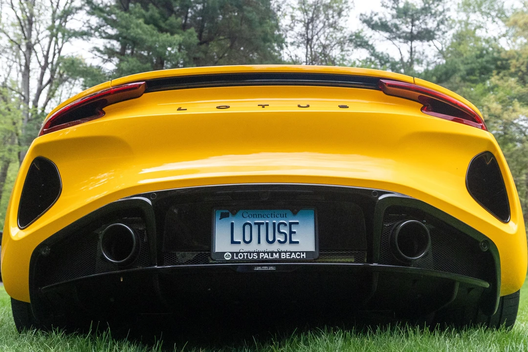 2024 Lotus Emira - Image 11 of 31