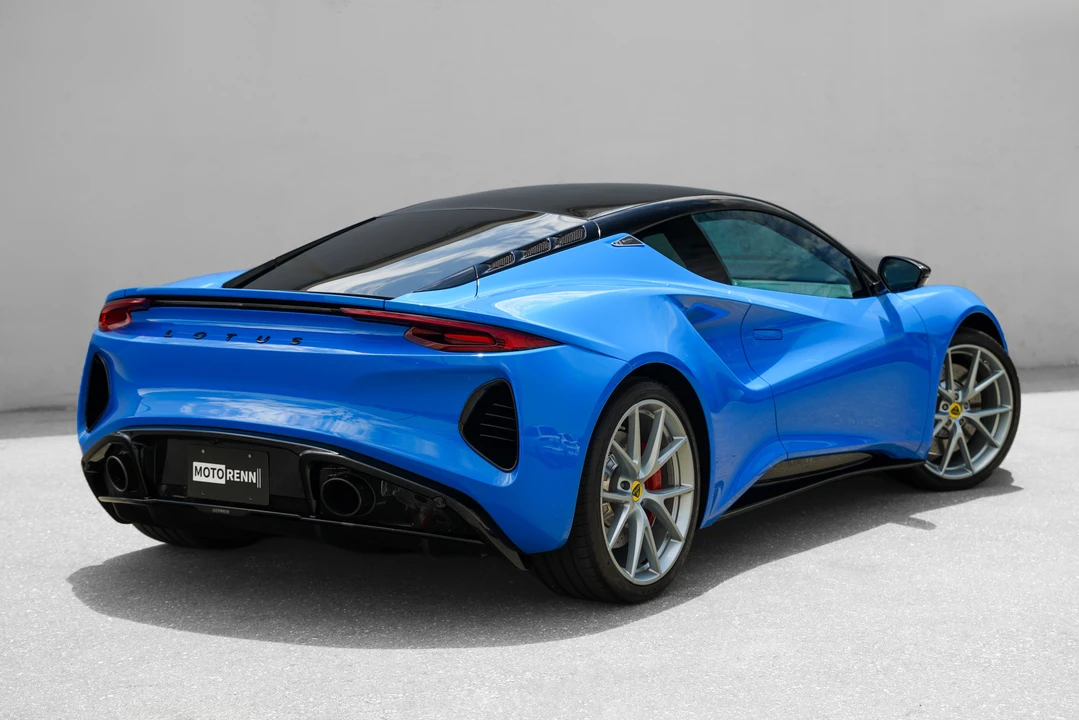 2024 Lotus Emira - Image 3 of 31