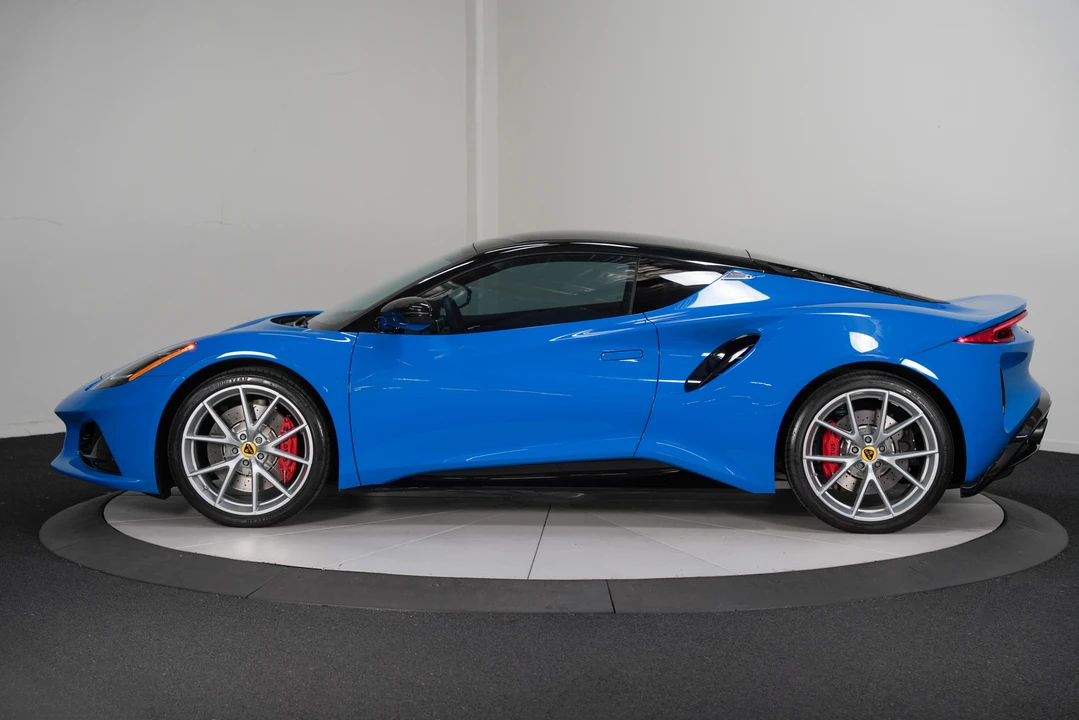 2024 Lotus Emira - Image 5 of 31