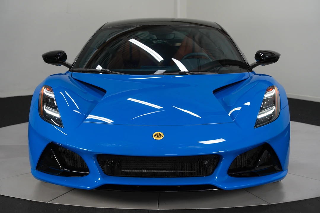 2024 Lotus Emira - Image 8 of 31