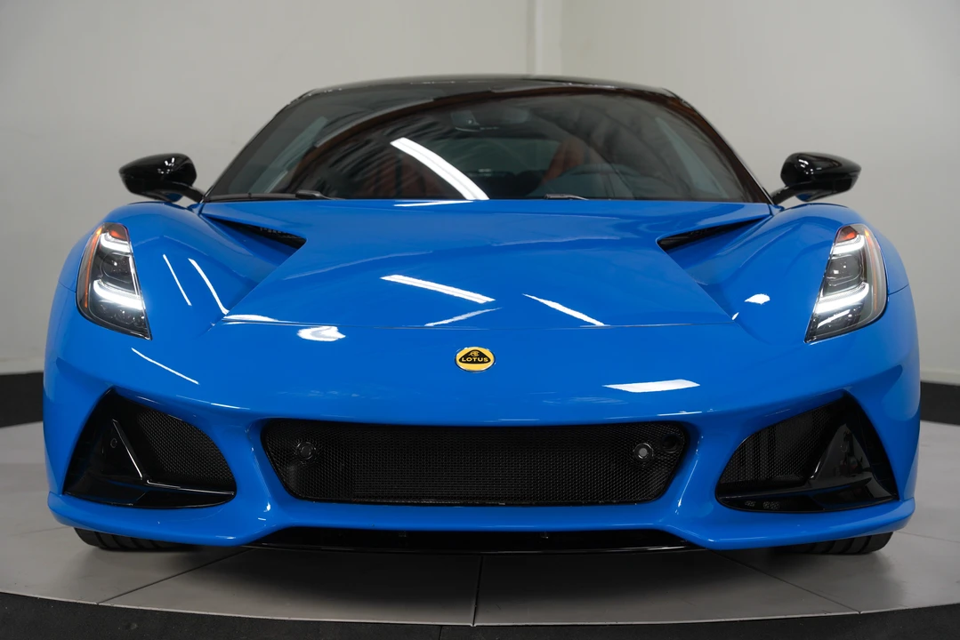 2024 Lotus Emira - Image 13 of 31