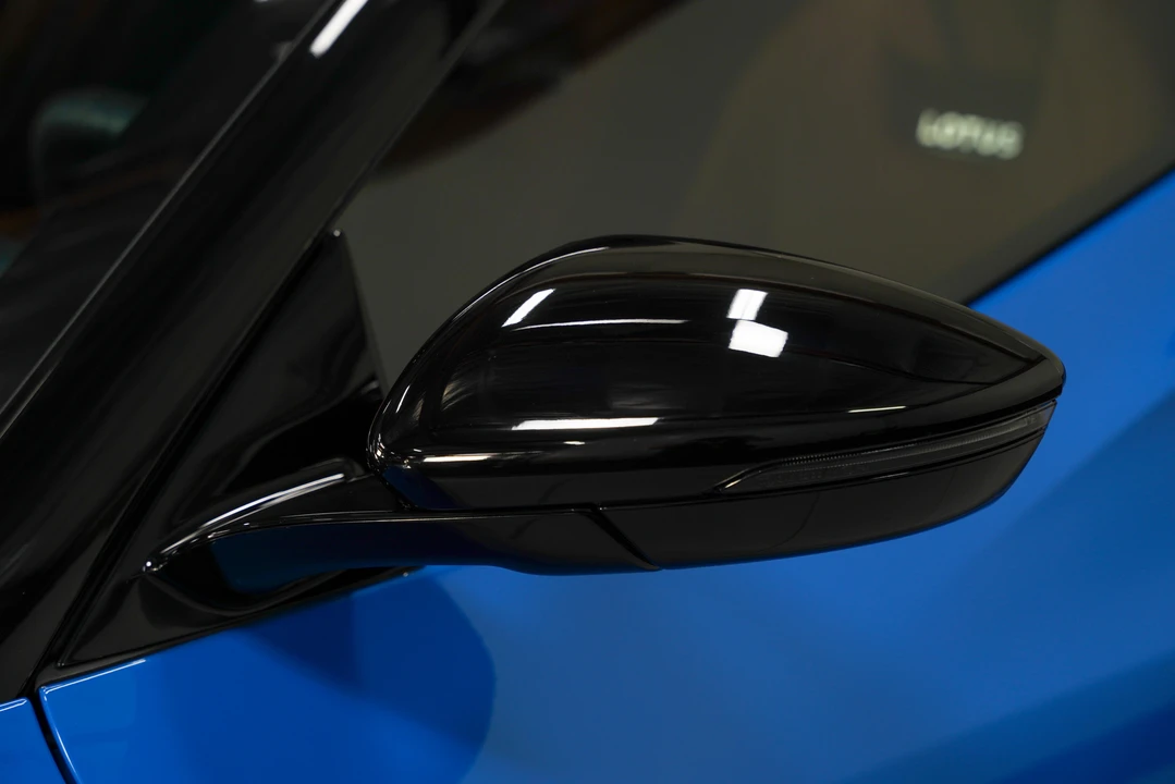 2024 Lotus Emira - Image 14 of 31