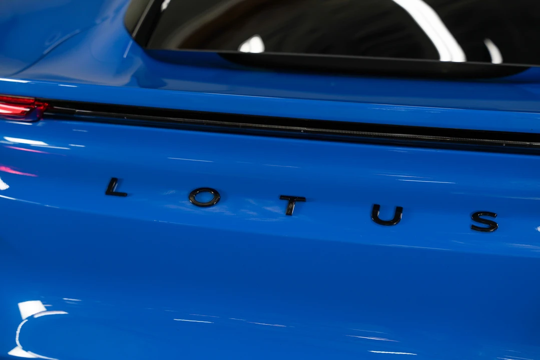 2024 Lotus Emira - Image 20 of 31