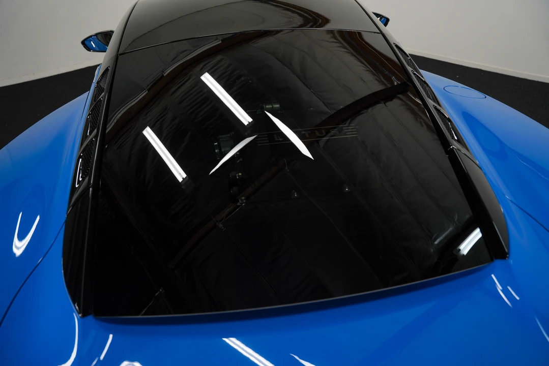 2024 Lotus Emira - Image 22 of 31