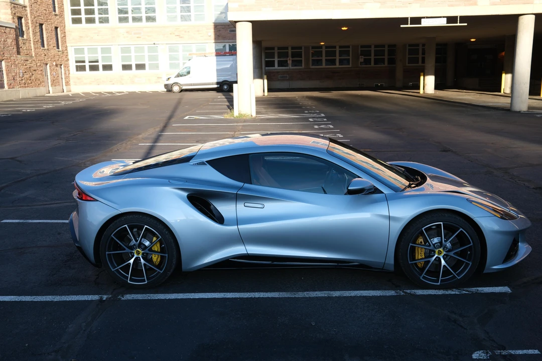 2024 Lotus Emira - Image 13 of 31