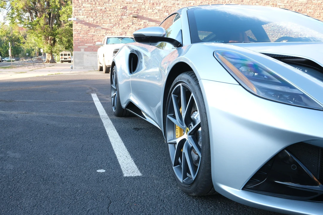 2024 Lotus Emira - Image 25 of 31