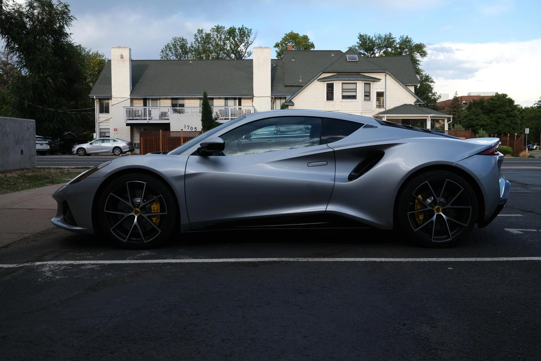 2024 Lotus Emira - Image 18 of 31
