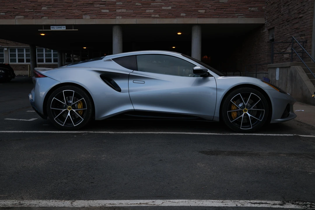 2024 Lotus Emira - Image 23 of 31