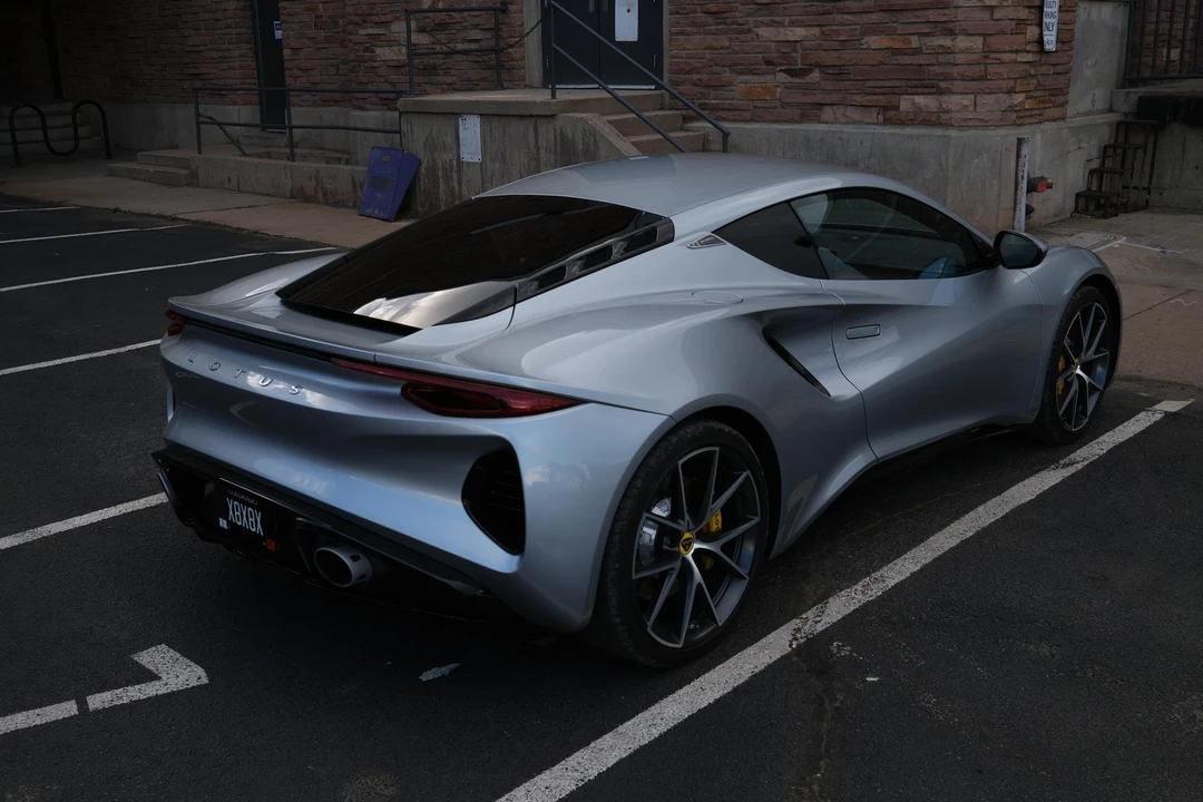 2024 Lotus Emira - Image 22 of 31