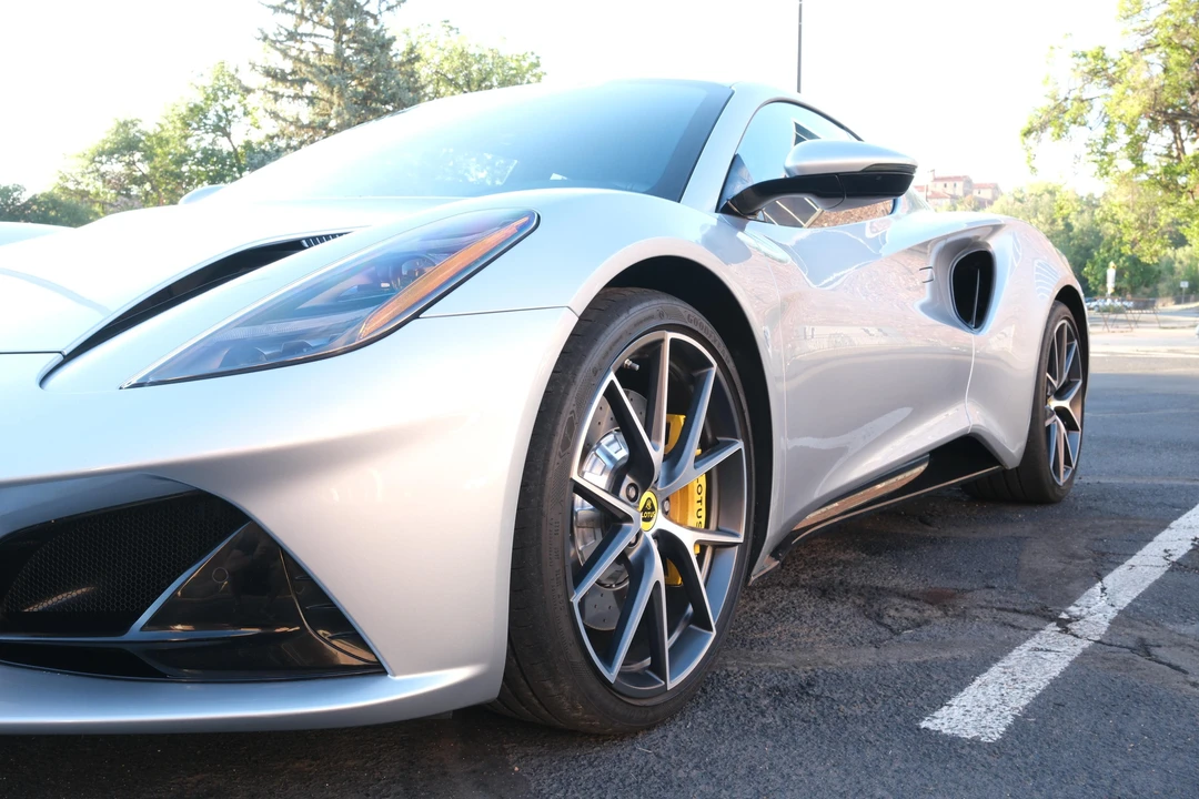 2024 Lotus Emira - Image 29 of 31