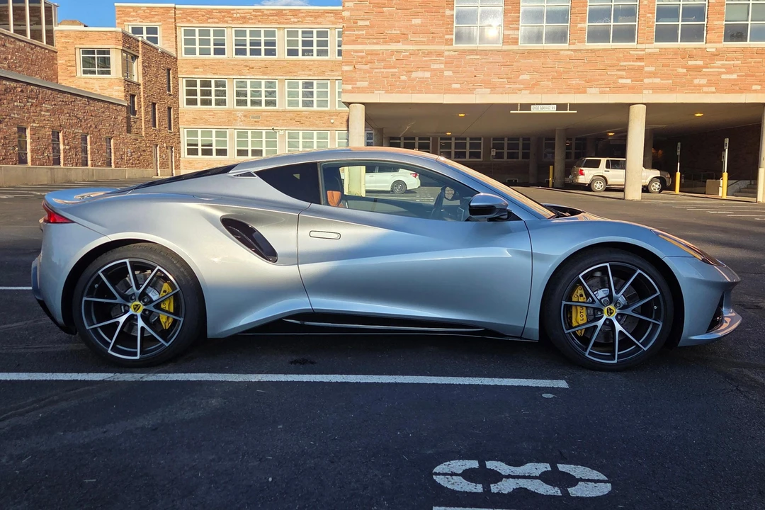 2024 Lotus Emira - Image 3 of 31