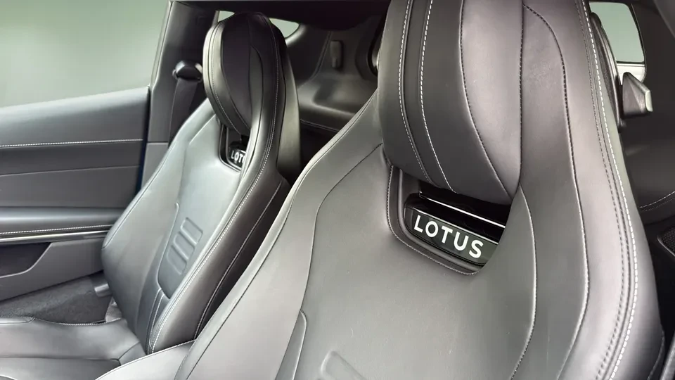 2024 Lotus Emira - Image 7 of 10