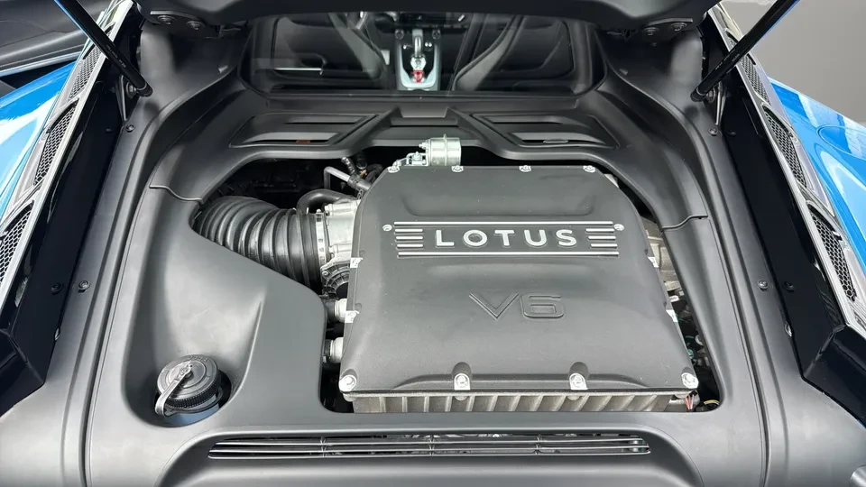 2024 Lotus Emira - Image 10 of 10