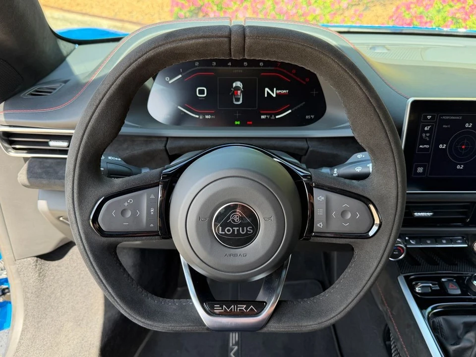 2024 Lotus Emira - Image 19 of 21