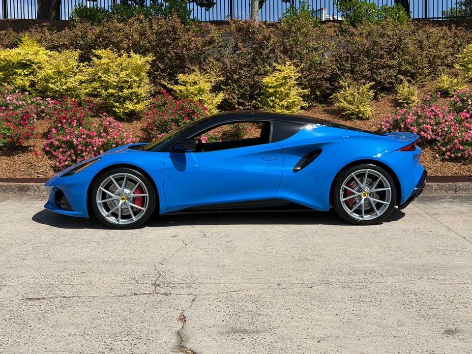 2024 Lotus Emira - Image 9 of 21