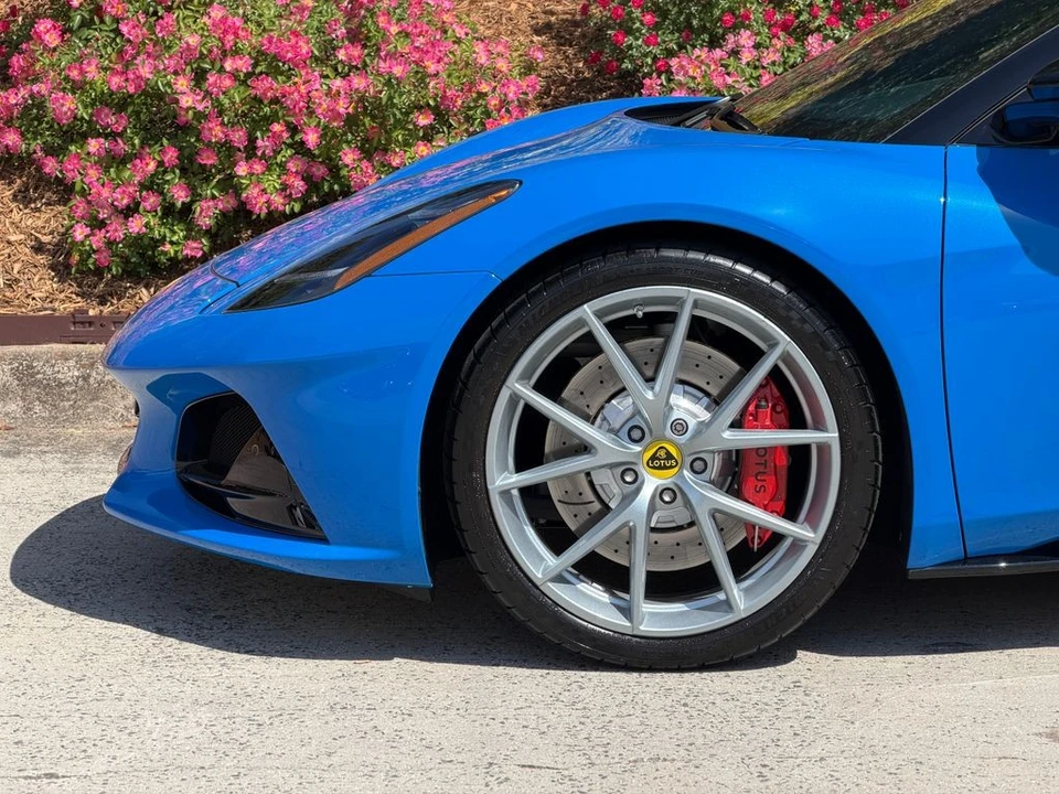 2024 Lotus Emira - Image 11 of 21