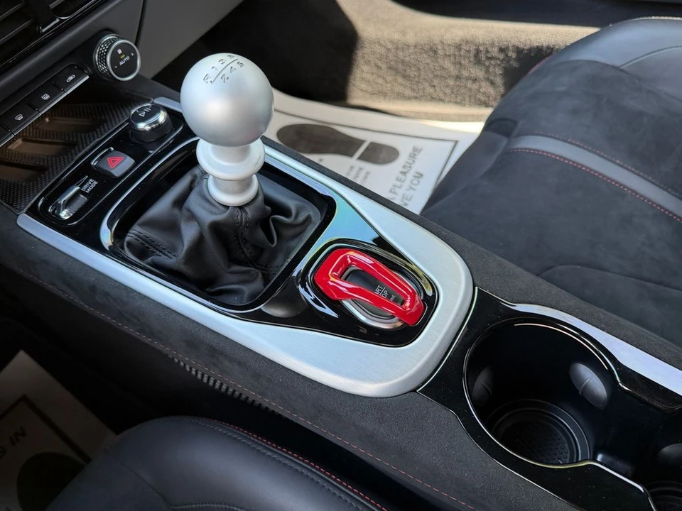 2024 Lotus Emira - Image 29 of 31
