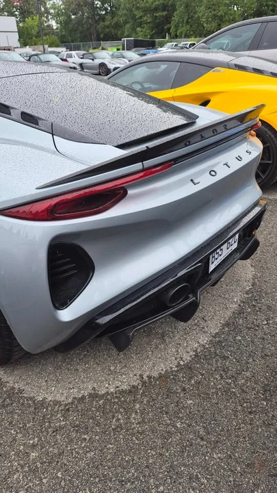 2024 Lotus Emira - Image 11 of 13