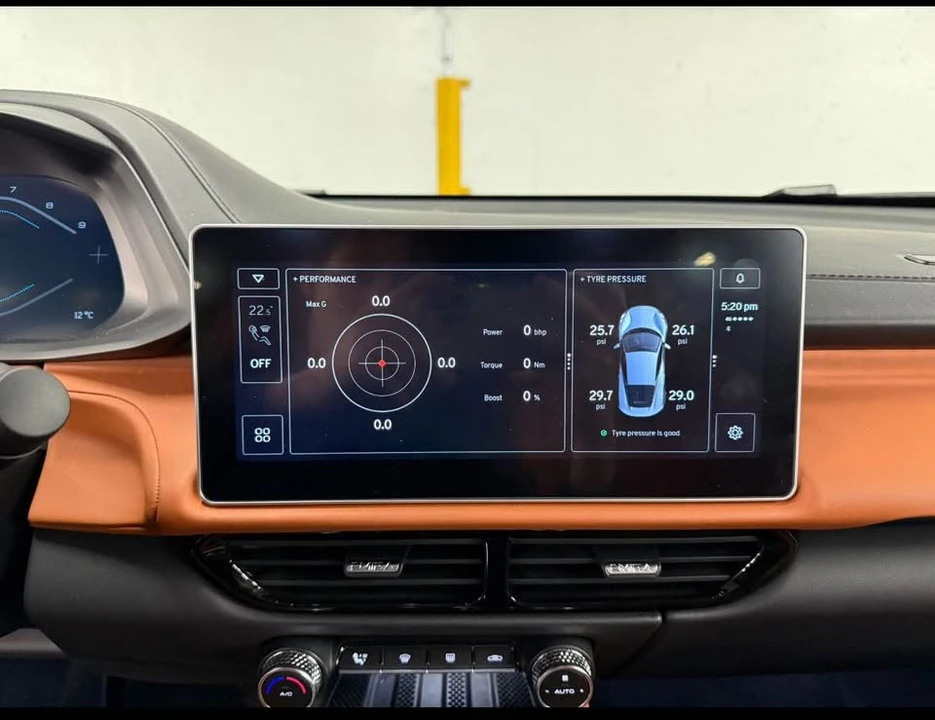 2024 Lotus Emira - Image 12 of 14