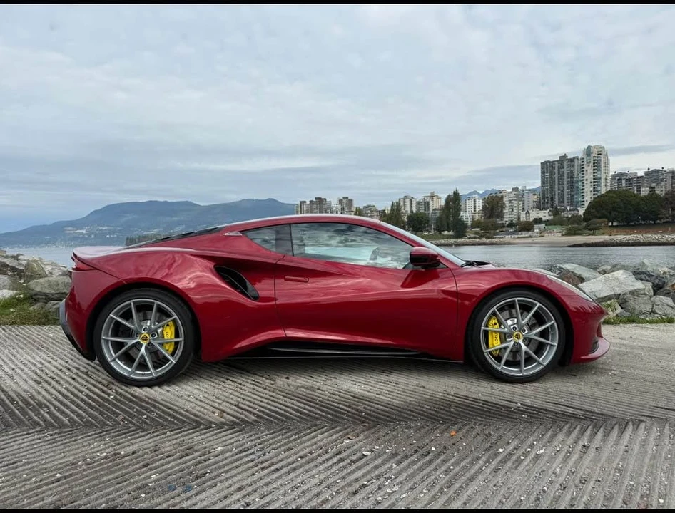 2024 Lotus Emira - Image 8 of 12