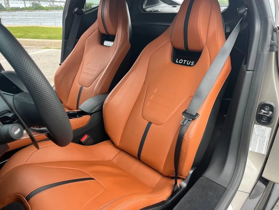 2024 Lotus Emira - Image 8 of 11