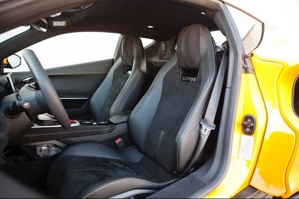2024 Lotus Emira - Image 4 of 6