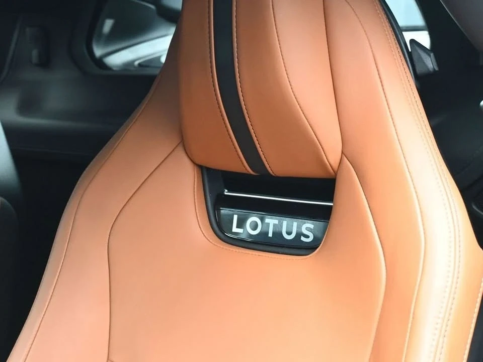 2024 Lotus Emira - Image 11 of 20