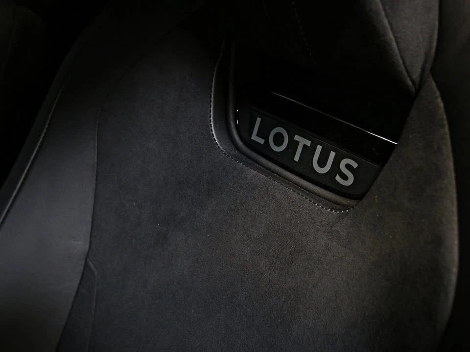 2024 Lotus Emira - Image 18 of 18