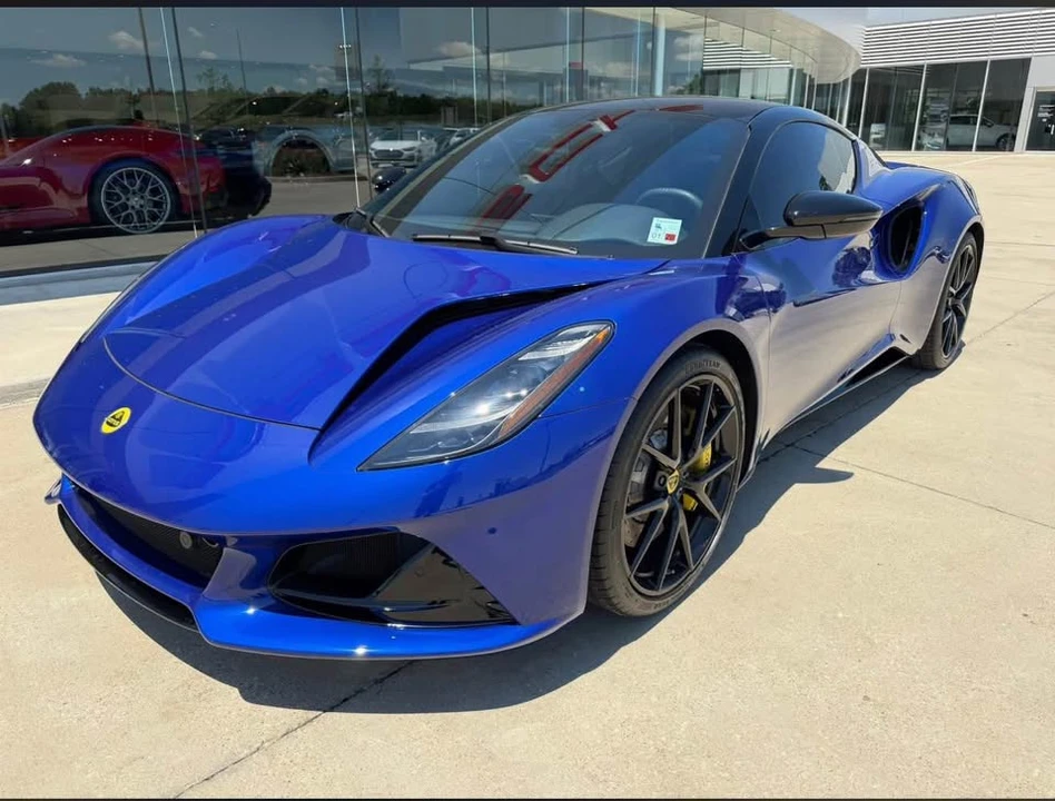 2024 Lotus Emira - Image 2 of 7