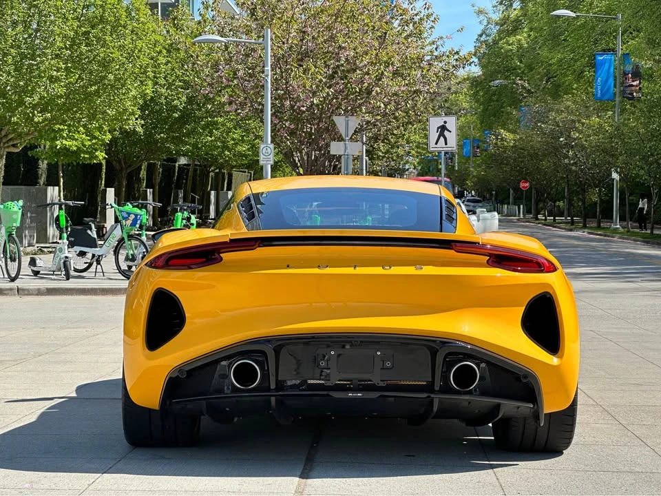 2024 Lotus Emira - Image 5 of 12