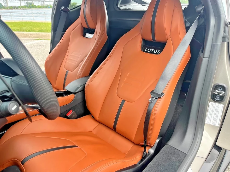 2024 Lotus Emira - Image 16 of 21