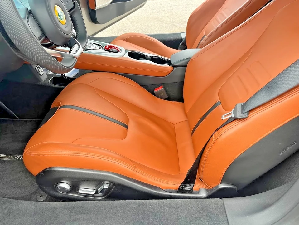 2024 Lotus Emira - Image 19 of 21