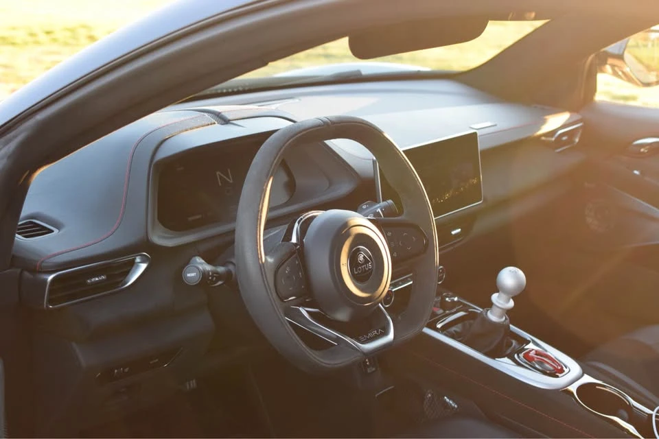 2024 Lotus Emira - Image 13 of 18