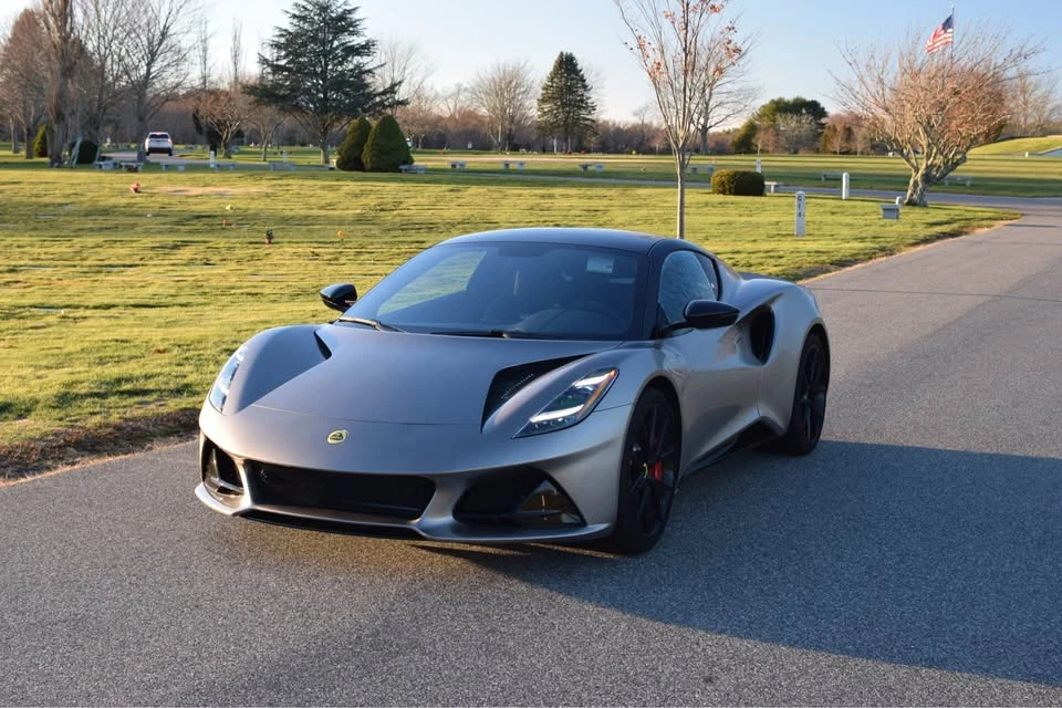 2024 Lotus Emira - Image 15 of 18