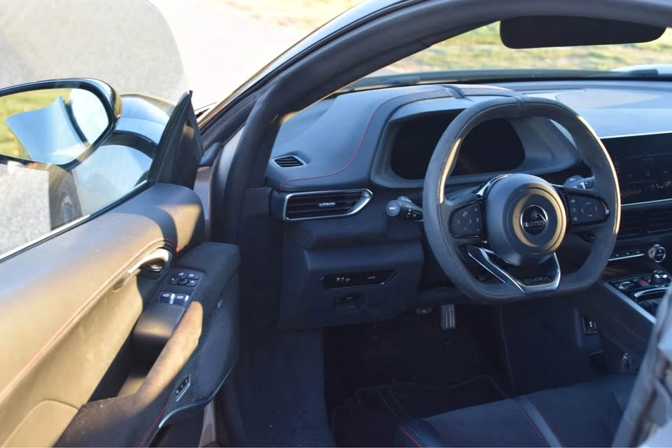 2024 Lotus Emira - Image 12 of 18