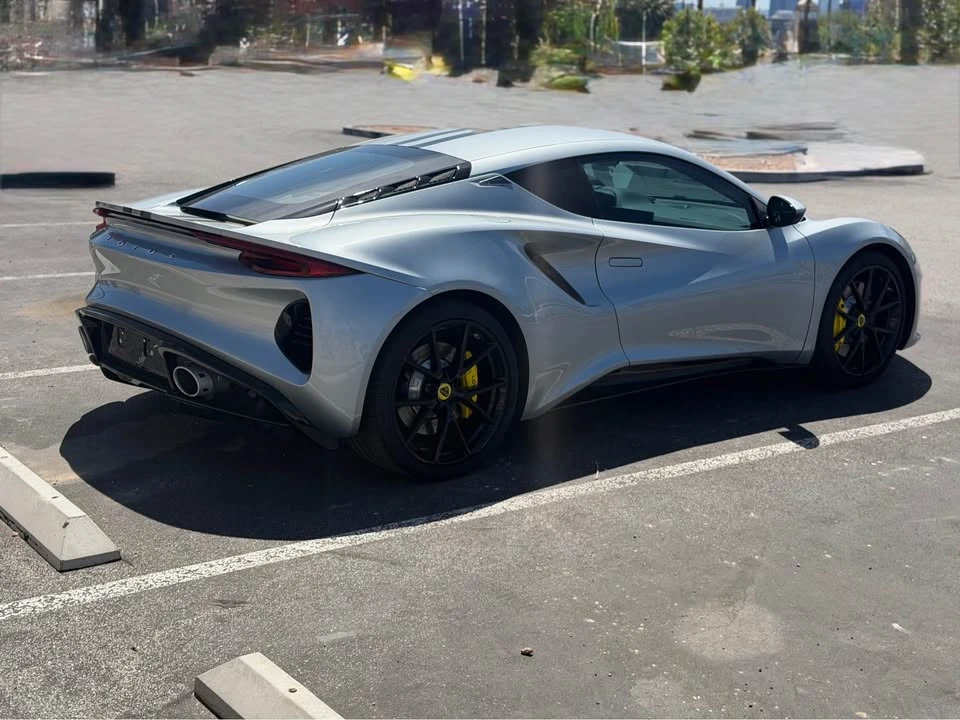 2024 Lotus Emira - Image 5 of 11