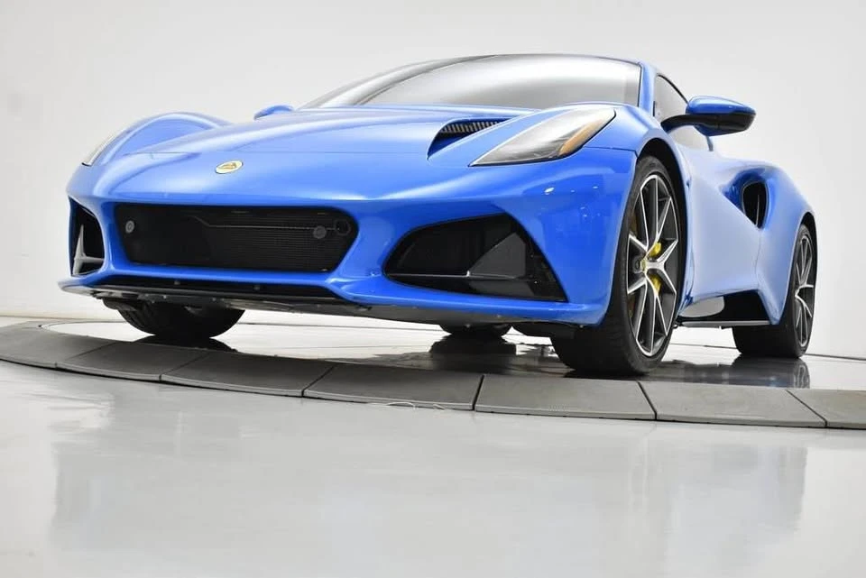 2024 Lotus Emira - Image 7 of 16