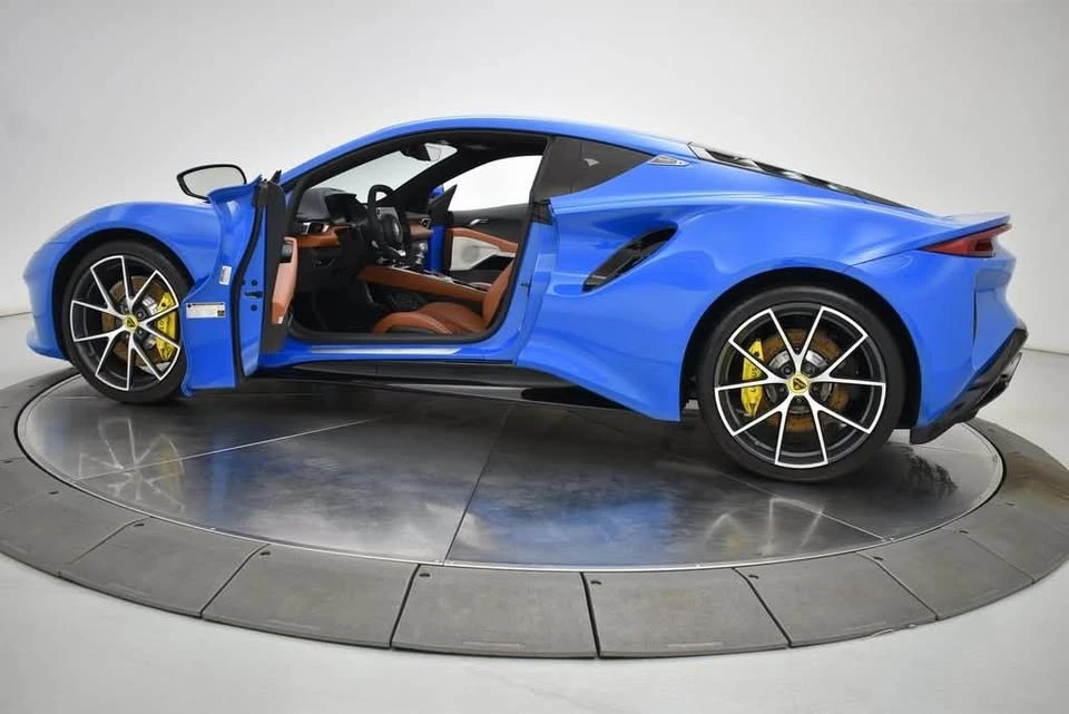 2024 Lotus Emira - Image 9 of 16