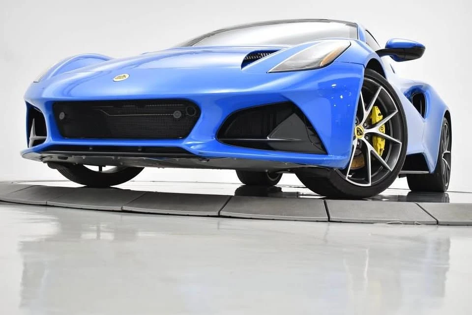 2024 Lotus Emira - Image 3 of 16