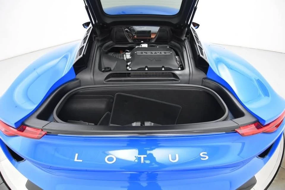 2024 Lotus Emira - Image 16 of 16
